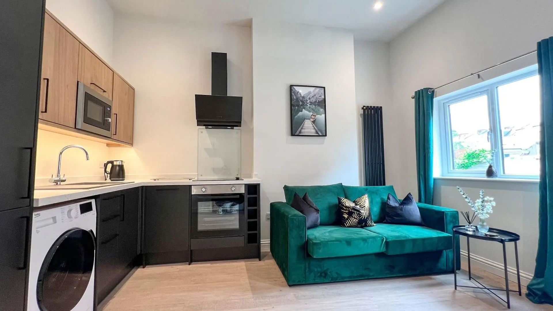 Hanover Apartments - Stylish 1 Bedroom Suites, Sheffield City Centre - Hosted By Stay Host Save