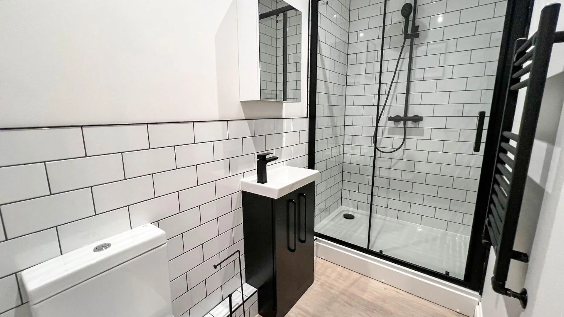 Hanover Apartments - Stylish 1 Bedroom Suites, Sheffield City Centre - Hosted By Stay Host Save