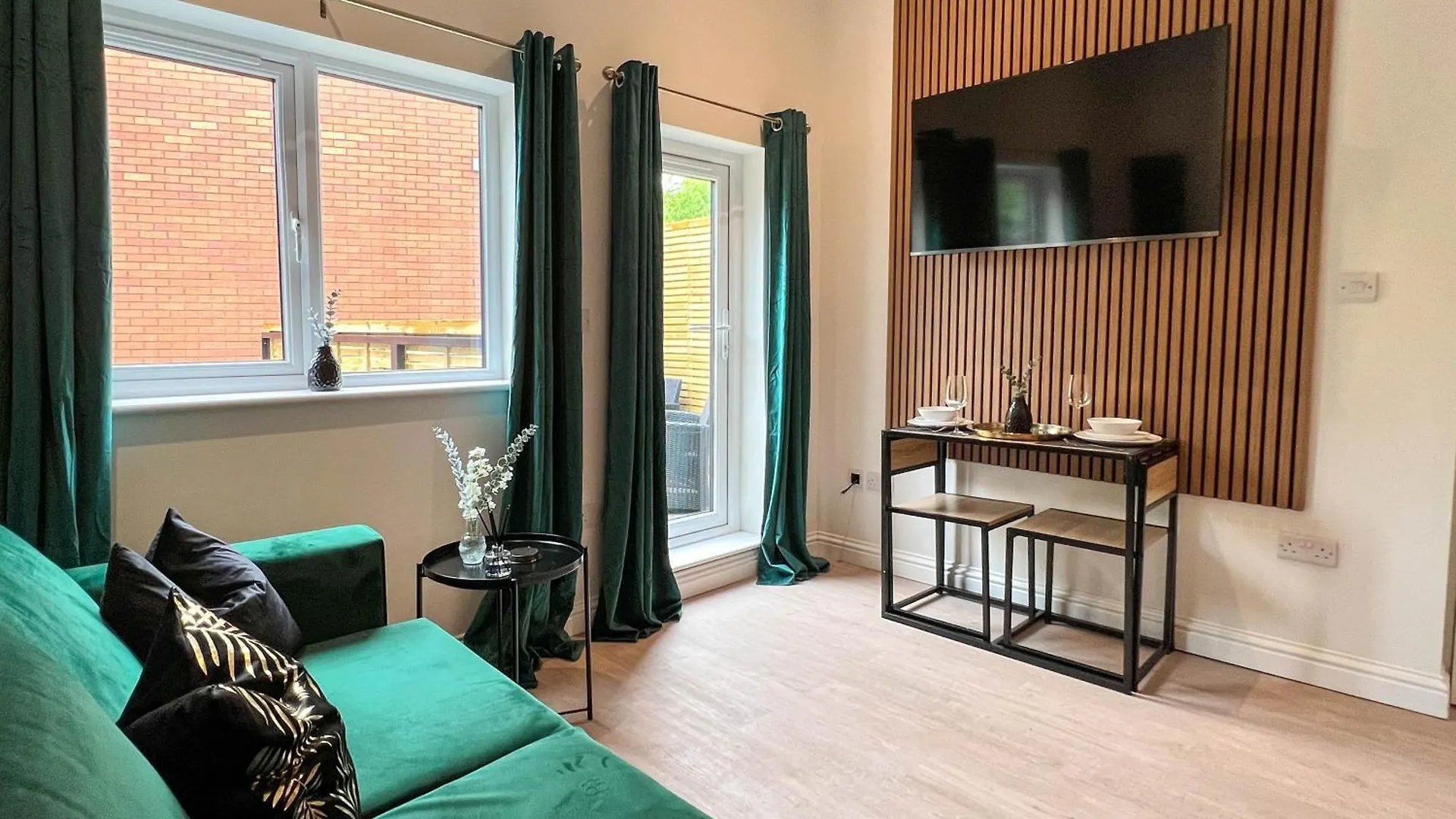Hanover Apartments - Stylish 1 Bedroom Suites, Sheffield City Centre - Hosted By Stay Host Save 0*,
