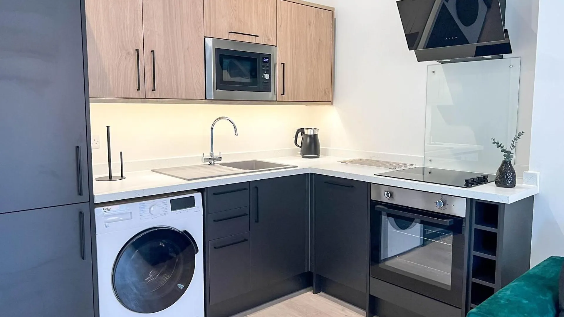 Hanover Apartments - Stylish 1 Bedroom Suites, Sheffield City Centre - Hosted By Stay Host Save
