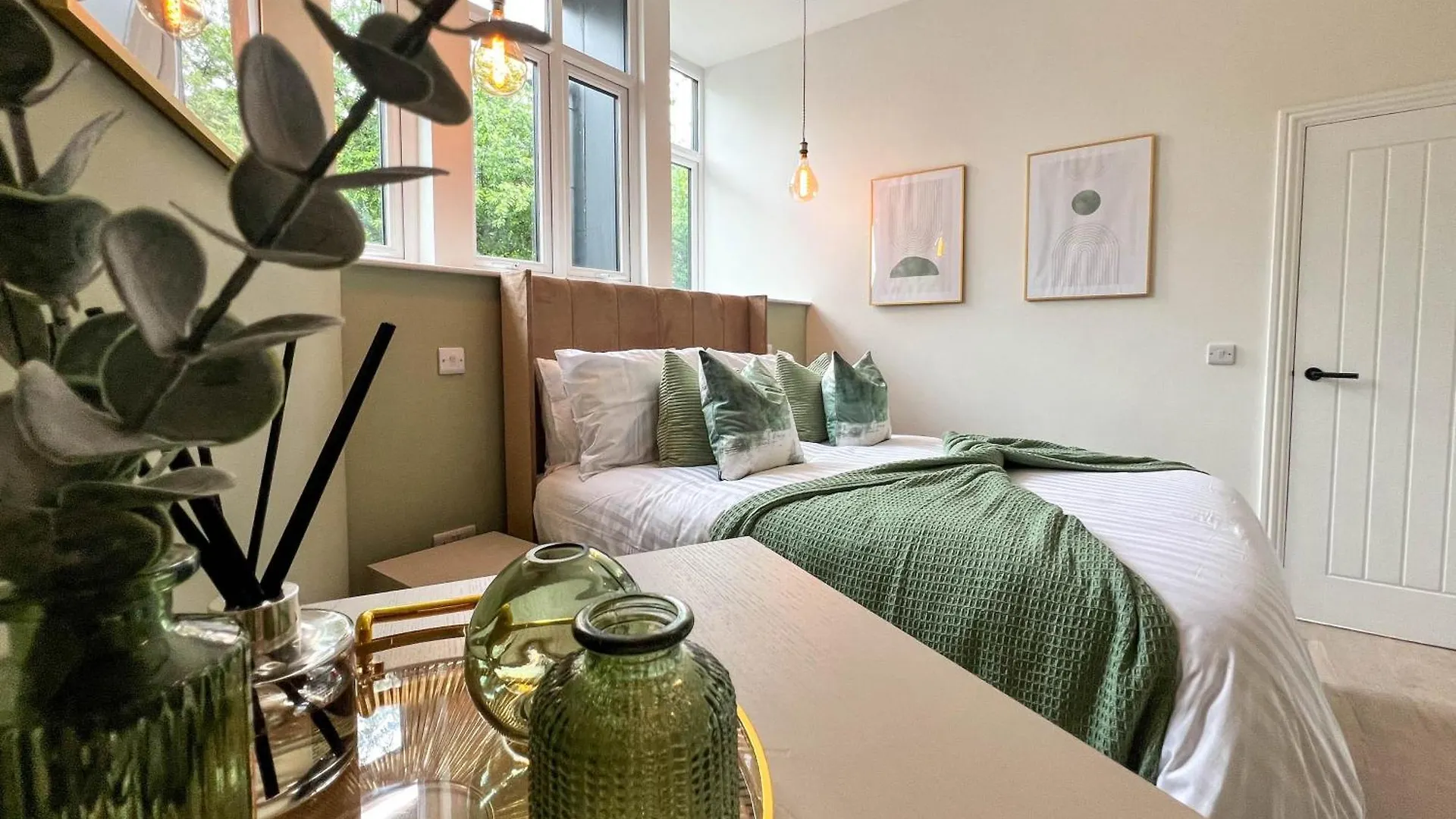 Hanover Apartments - Stylish 1 Bedroom Suites, Sheffield City Centre - Hosted By Stay Host Save