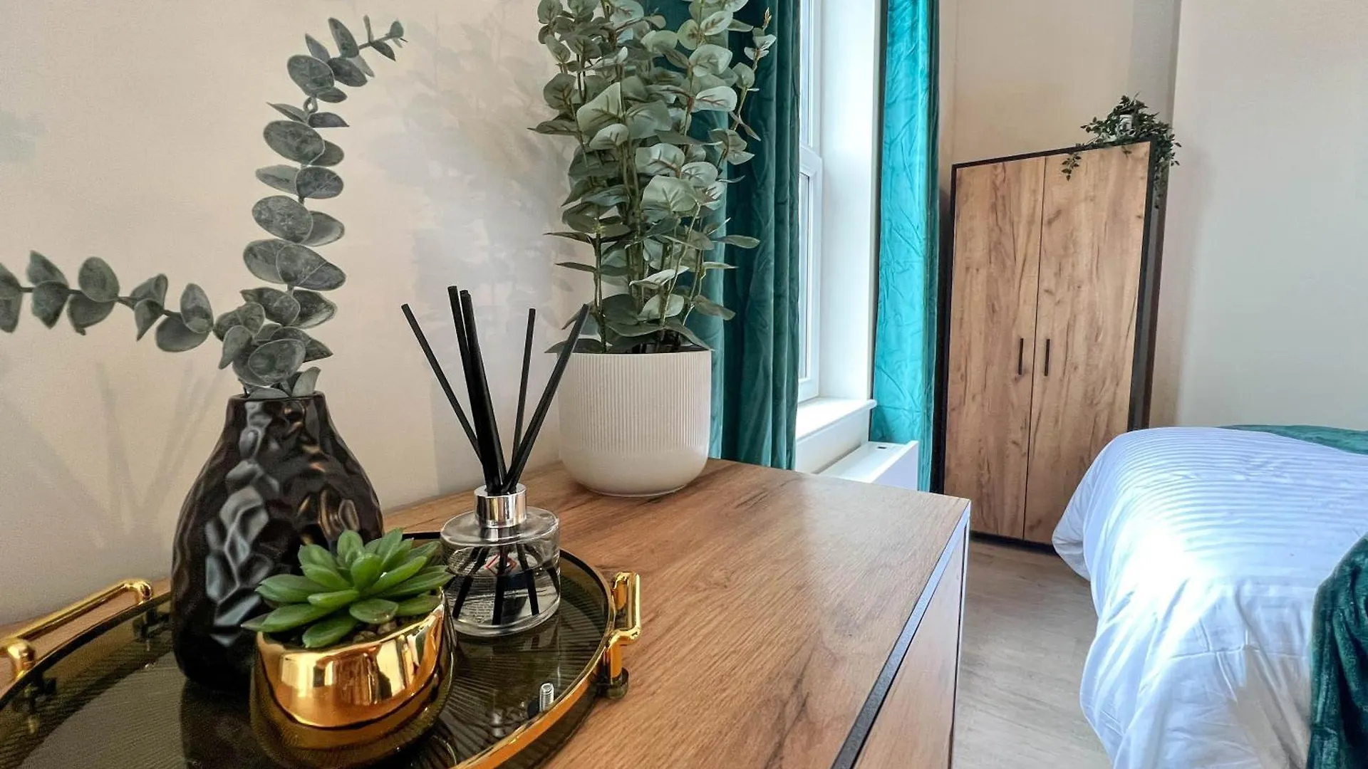 Hanover Apartments - Stylish 1 Bedroom Suites, Sheffield City Centre - Hosted By Stay Host Save