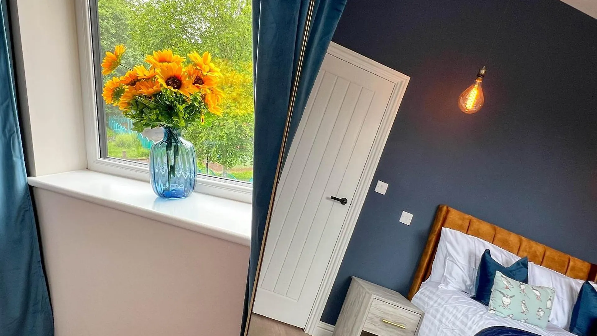 Hanover Apartments - Stylish 1 Bedroom Suites, Sheffield City Centre - Hosted By Stay Host Save