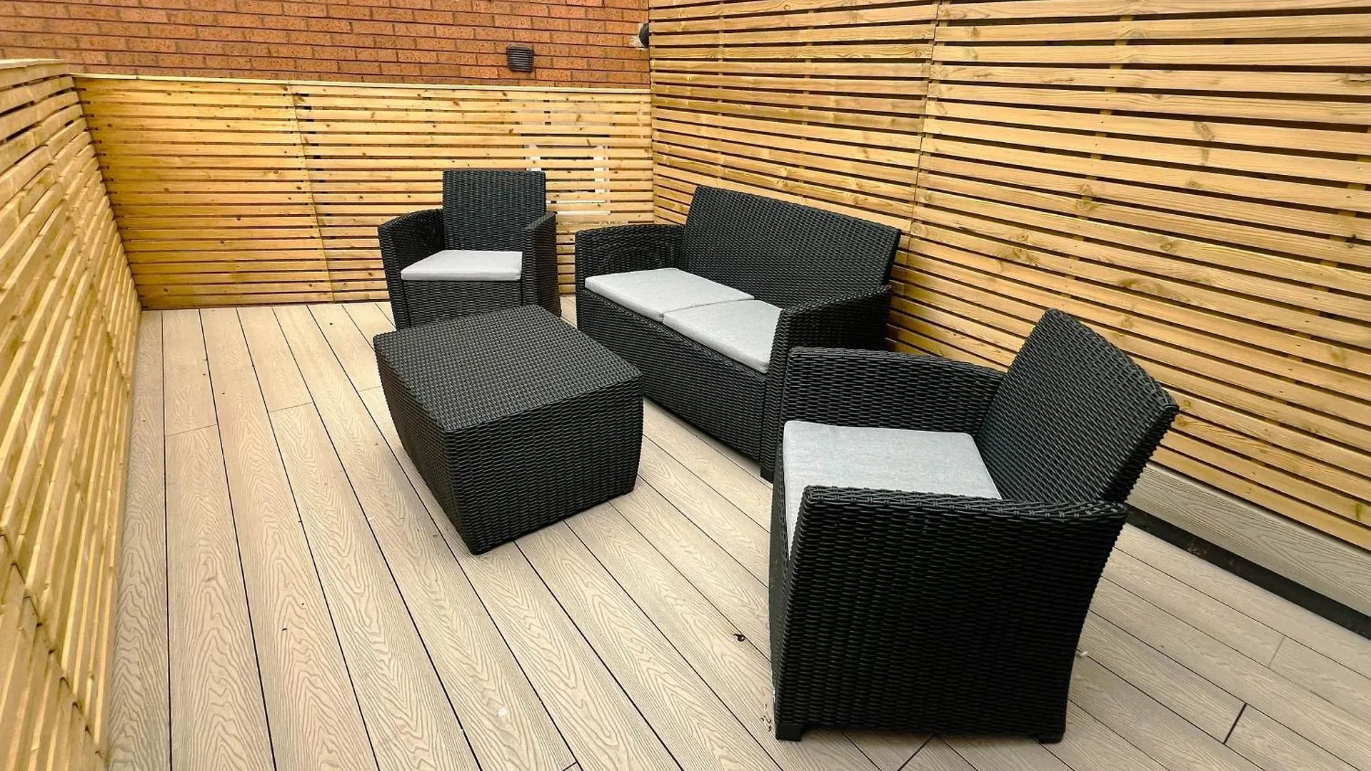 Hanover Apartments - Stylish 1 Bedroom Suites, Sheffield City Centre - Hosted By Stay Host Save